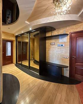 4-к квартира, вторичка, 124м2, 9/9 этаж