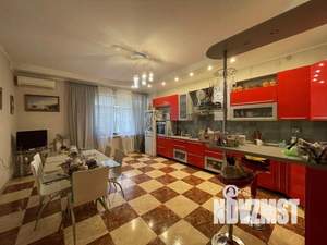 4-к квартира, вторичка, 201м2, 3/7 этаж