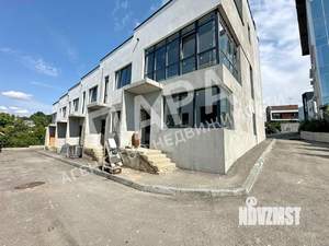 2-к квартира, вторичка, 164м2, 3/3 этаж
