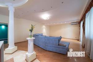 4-к квартира, вторичка, 190м2, 3/8 этаж