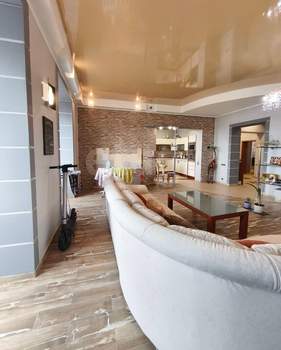 4-к квартира, вторичка, 149м2, 9/9 этаж