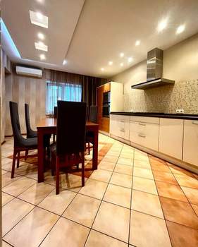 3-к квартира, вторичка, 132м2, 3/10 этаж