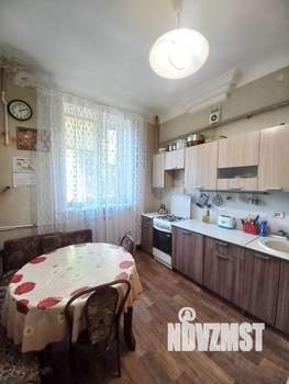 2-к квартира, вторичка, 64м2, 1/3 этаж