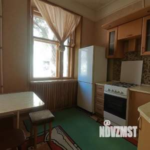 2-к квартира, вторичка, 52м2, 1/3 этаж