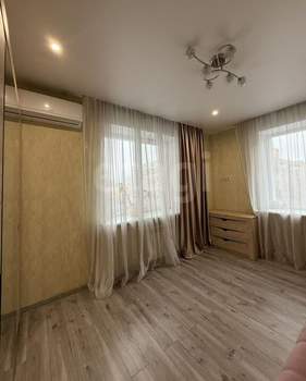 2-к квартира, вторичка, 70м2, 4/18 этаж