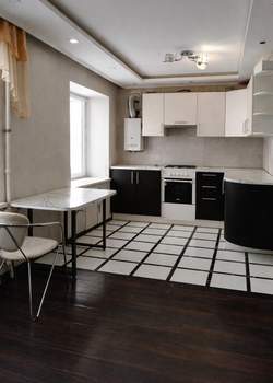 2-к квартира, вторичка, 43м2, 1/4 этаж