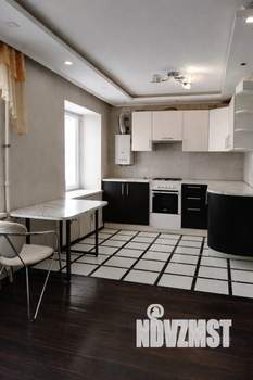 2-к квартира, вторичка, 43м2, 1/4 этаж