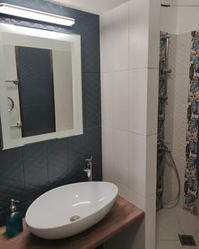 2-к квартира, вторичка, 77м2, 1/5 этаж