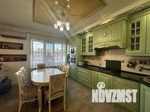 4-к квартира, вторичка, 132м2, 10/11 этаж