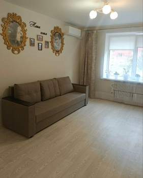 2-к квартира, вторичка, 57м2, 1/10 этаж