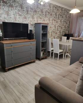 2-к квартира, вторичка, 77м2, 1/5 этаж