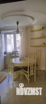 2-к квартира, вторичка, 52м2, 1/9 этаж