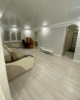 2-к квартира, вторичка, 52м2, 1/4 этаж