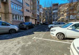 2-к квартира, вторичка, 52м2, 1/9 этаж