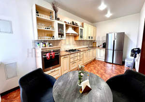 4-к квартира, вторичка, 150м2, 7/11 этаж