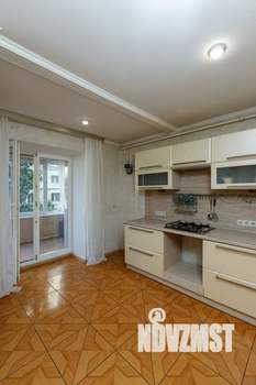 4-к квартира, вторичка, 130м2, 2/10 этаж