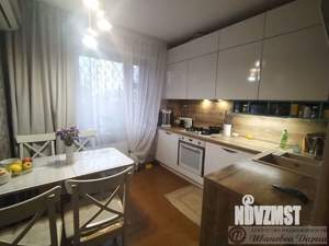 2-к квартира, вторичка, 56м2, 1/10 этаж