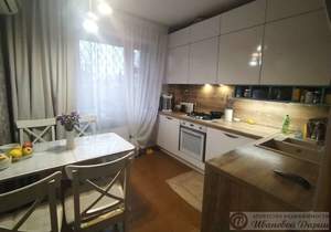 2-к квартира, вторичка, 56м2, 1/10 этаж