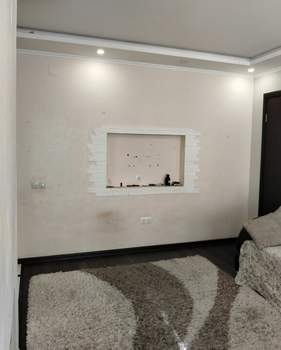2-к квартира, вторичка, 43м2, 1/4 этаж