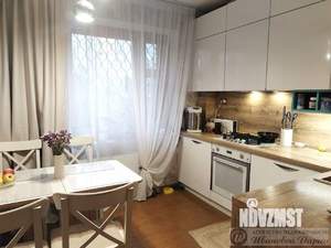 2-к квартира, вторичка, 56м2, 1/10 этаж