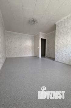 2-к квартира, вторичка, 45м2, 1/4 этаж