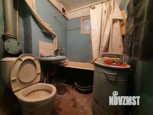 2-к квартира, вторичка, 42м2, 1/4 этаж