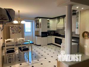 5-к квартира, вторичка, 240м2, 10/16 этаж