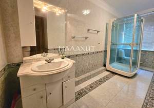 5-к квартира, вторичка, 215м2, 2/5 этаж