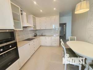 2-к квартира, вторичка, 79м2, 19/19 этаж