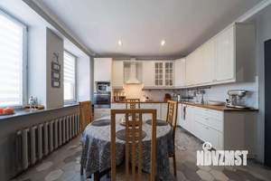 3-к квартира, вторичка, 115м2, 1/3 этаж