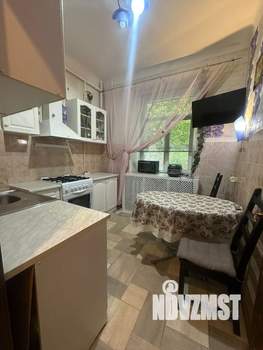 2-к квартира, вторичка, 50м2, 1/4 этаж