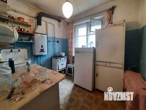 2-к квартира, вторичка, 42м2, 1/4 этаж
