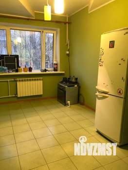 2-к квартира, вторичка, 65м2, 1/9 этаж