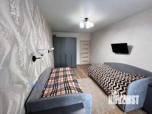 2-к квартира, вторичка, 65м2, 1/18 этаж